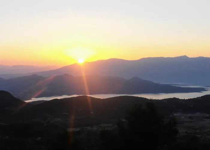 Estate Dafnopanagia Luxury Apartment Ourania