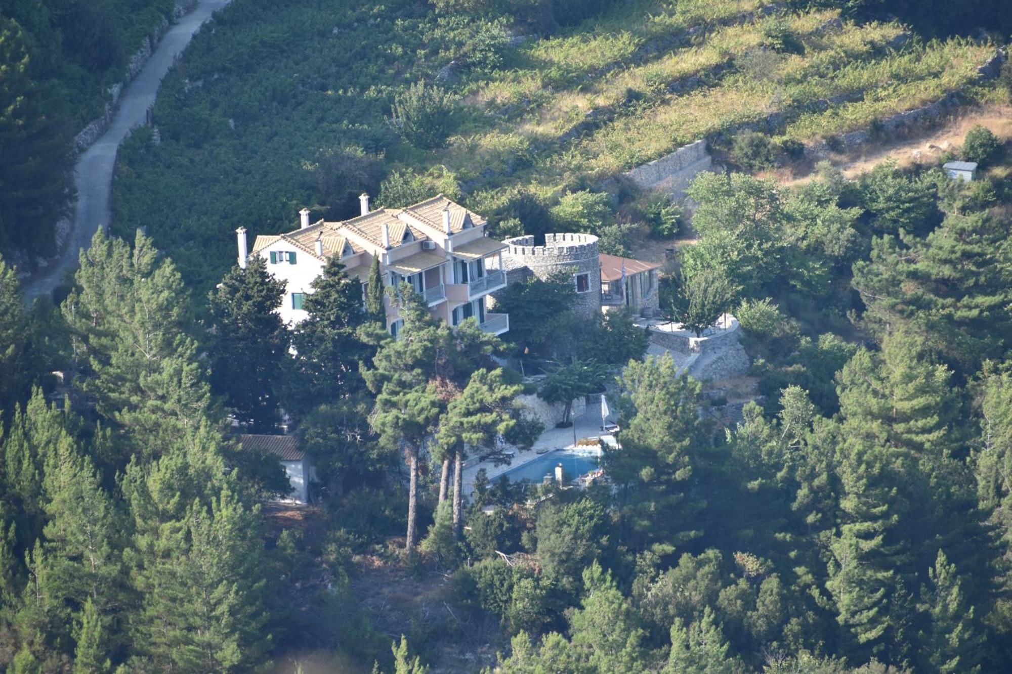 Estate Dafnopanagia Luxury Ourania