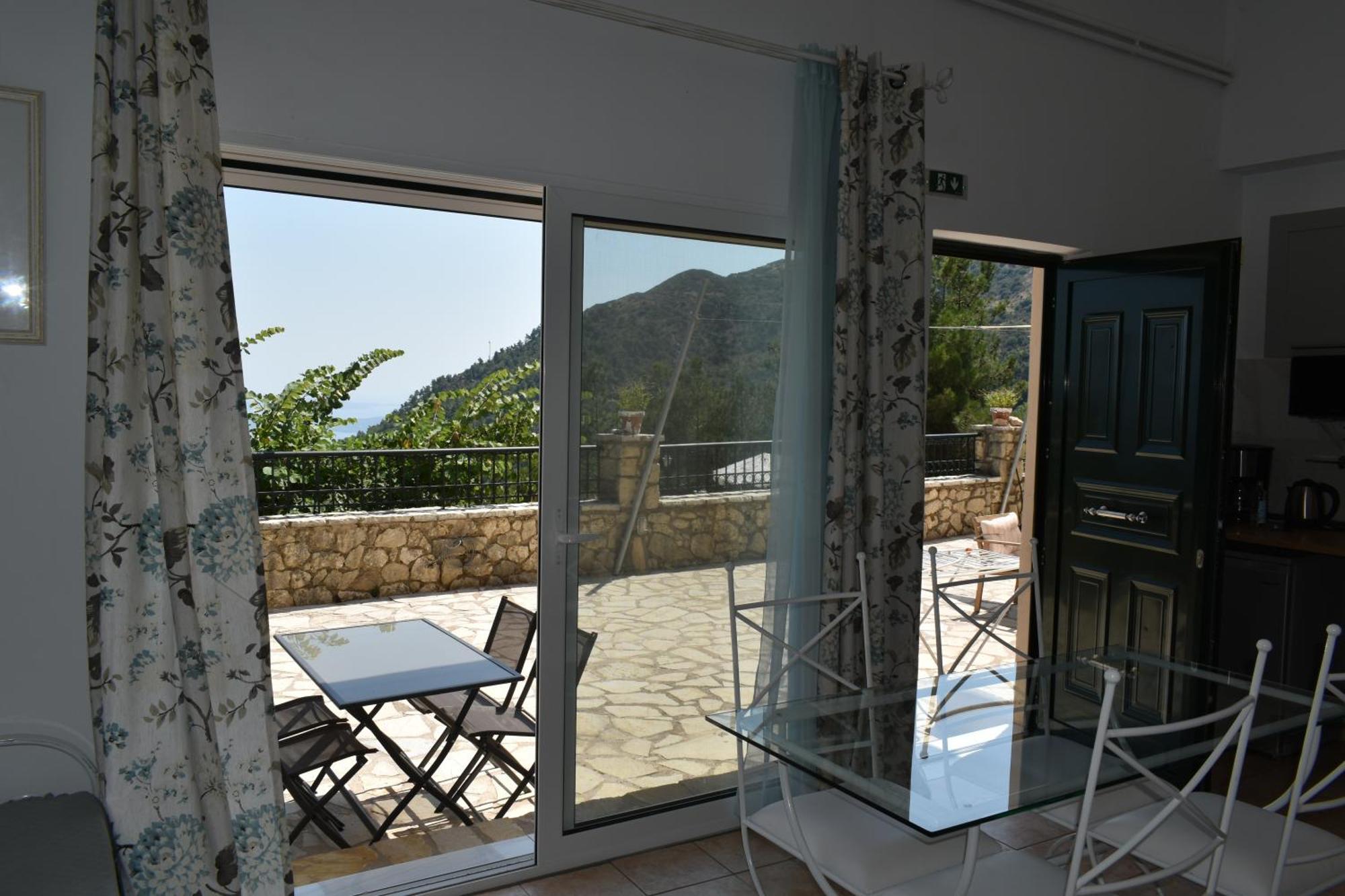 Estate Dafnopanagia Luxury Ourania *